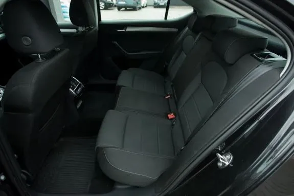 Skoda Superb 2.0TDI 4x4 Image 8